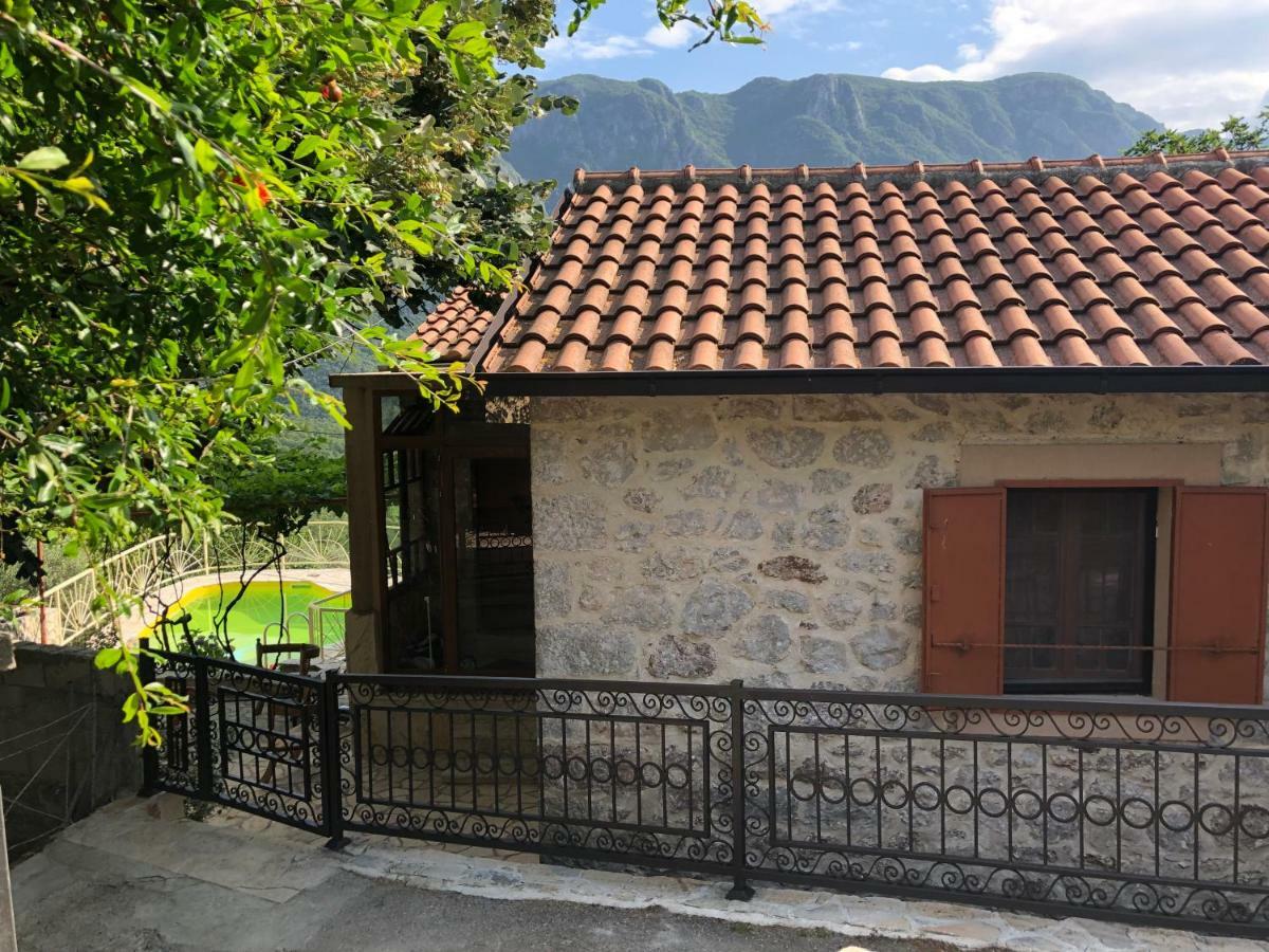 Ethno House Ivanovic เวียร์ปาซาร์ ภายนอก รูปภาพ